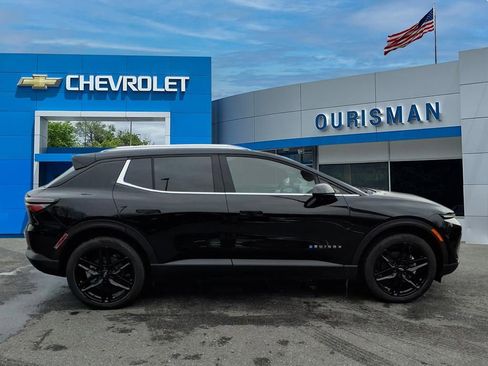 New 2026 Chevrolet Equinox EV LT image 2