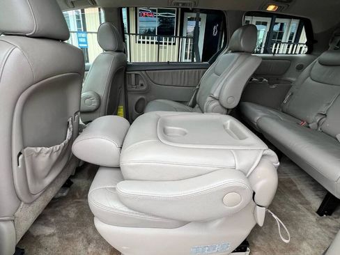 Used 2006 Toyota Sienna XLE Limited AWD/4WD image 24
