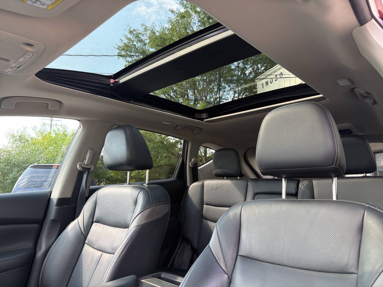 Used 2017 Nissan Murano Platinum w/ Platinum Technology Package AWD/4WD image 20
