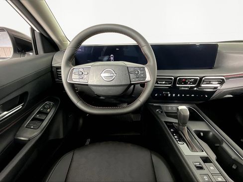 New 2026 Nissan Sentra SR FWD image 9