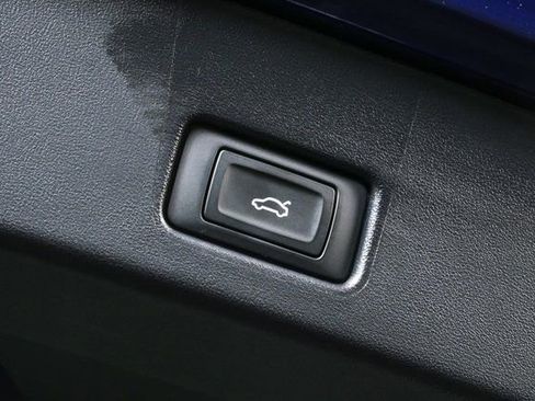 New 2026 Audi Q4 e-tron Premium image 28