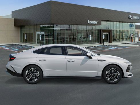 New 2026 Hyundai Sonata SEL image 7