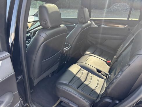 Used 2020 Cadillac XT6 Premium Luxury w/ Platinum Package FWD image 13