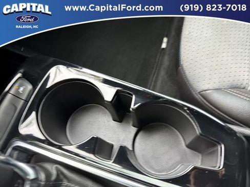 Used 2025 Chevrolet Trax LT w/ LT Convenience Package FWD image 31