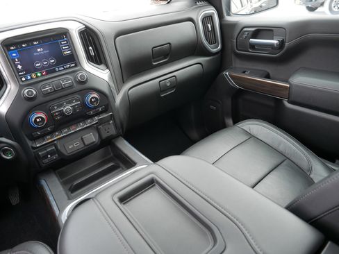 Used 2020 Chevrolet Silverado 1500 LT Trail Boss image 11