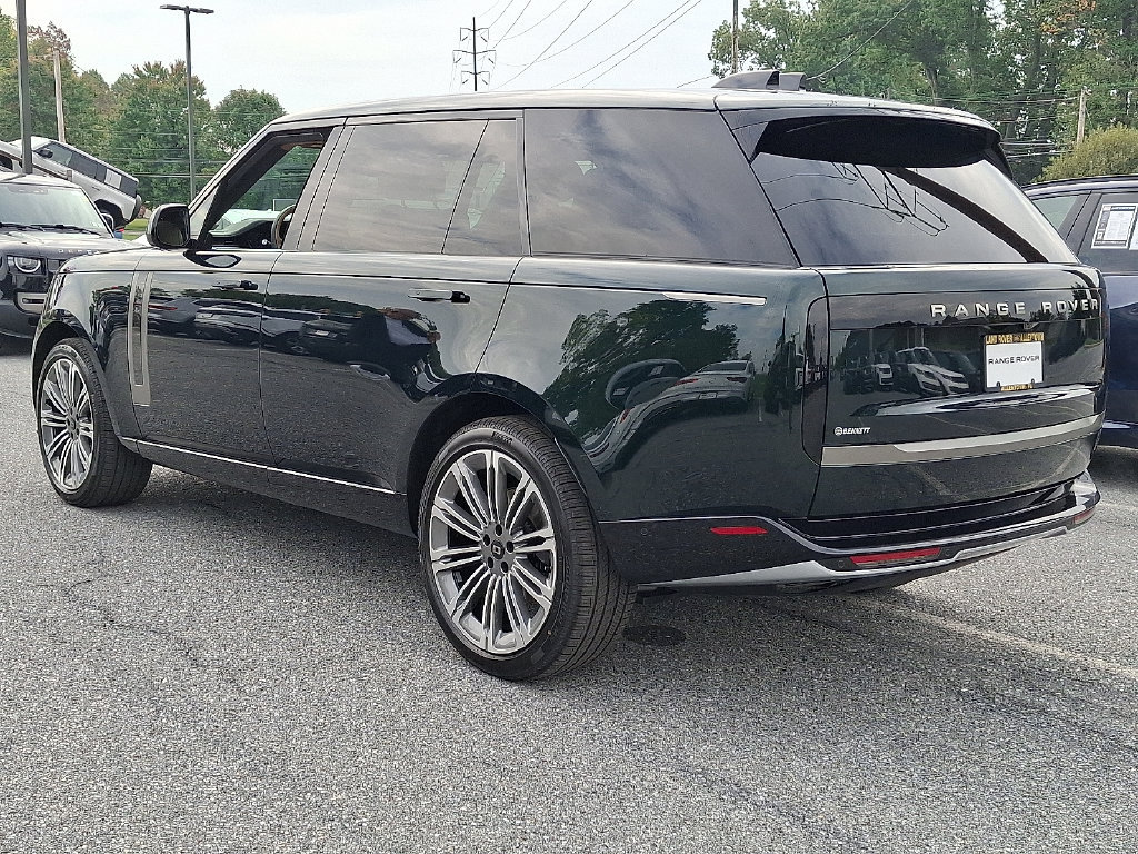 New 2027 Land Rover Range Rover Long Wheelbase SE AWD/4WD image 4