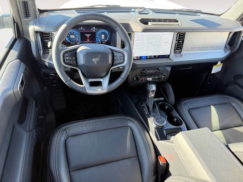 New 2025 Ford Bronco Outer Banks w/ Sasquatch Package image 15