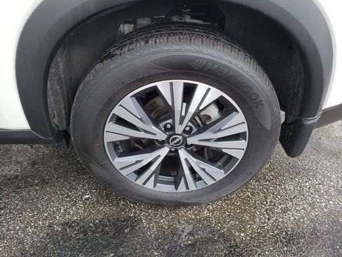 Used 2022 Nissan Rogue SV image 27