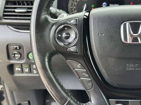 Used 2017 Honda Pilot Touring image 30