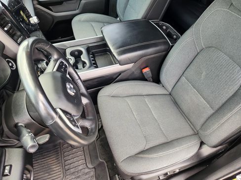 Used 2022 RAM 1500 Big Horn AWD/4WD image 14