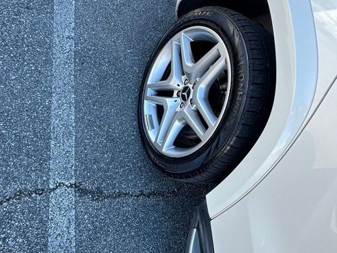 Used 2013 Mercedes-Benz GL 550 4MATIC image 36