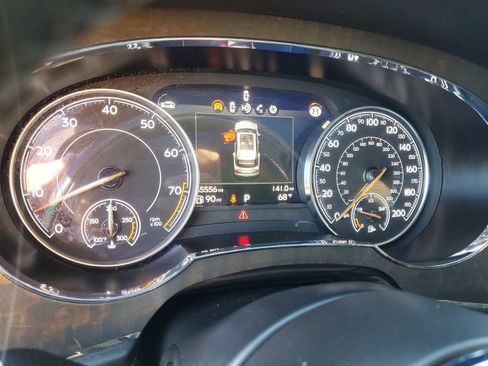 Used 2019 Bentley Bentayga AWD/4WD image 29