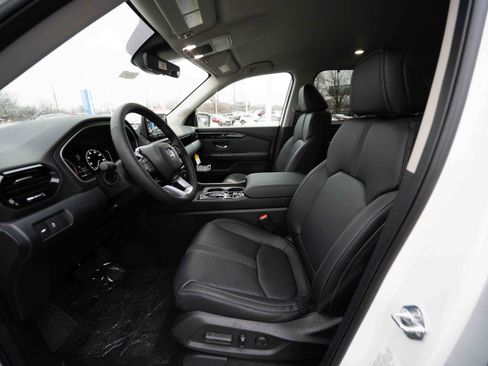 New 2025 Honda Pilot EX-L image 9