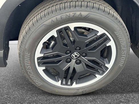 New 2026 Honda Pilot Touring image 9