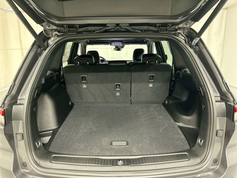 Used 2025 Jeep Grand Cherokee Limited w/ Black Appearance Package image 22