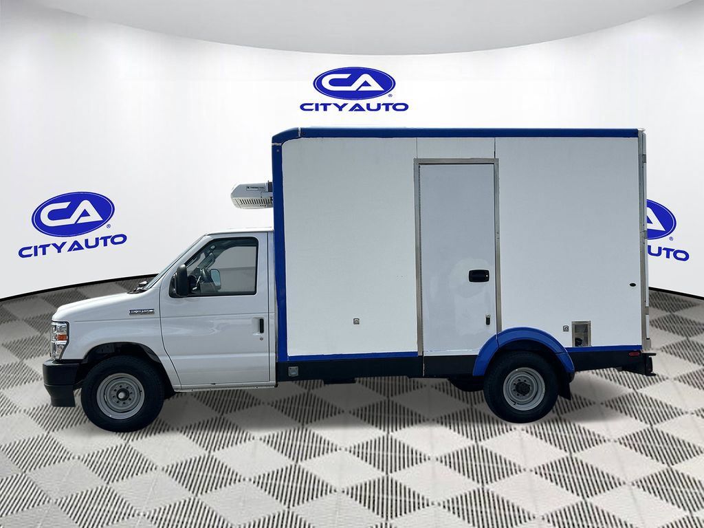 Used 2023 Ford E-350 and Econoline 350 Super Duty w/ Power Windows & Locks Group RWD image 8