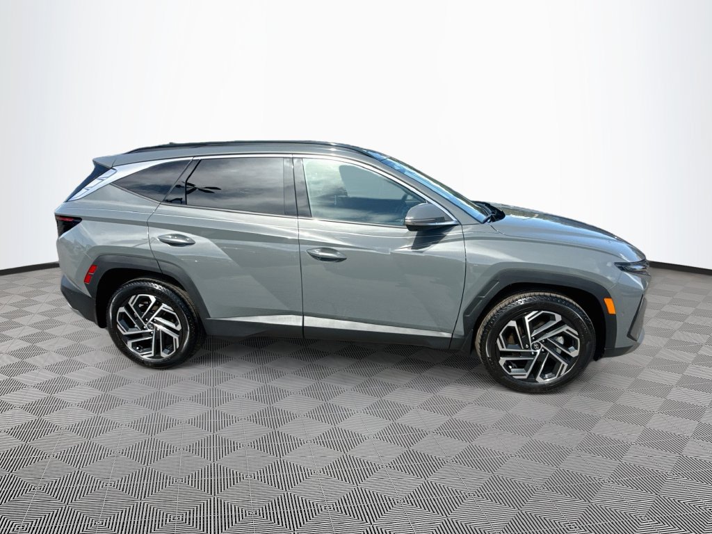 Used 2025 Hyundai Tucson Limited AWD/4WD image 5