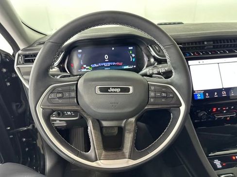 Used 2023 Jeep Grand Cherokee 30th Anniversary image 14