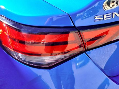 Used 2025 Nissan Sentra SV image 6