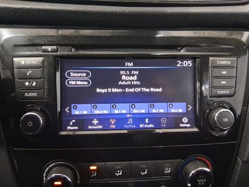 Used 2019 Nissan Rogue S AWD/4WD image 25