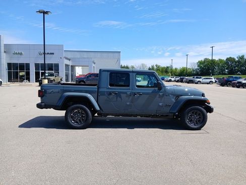 New 2026 Jeep Gladiator Sport image 9