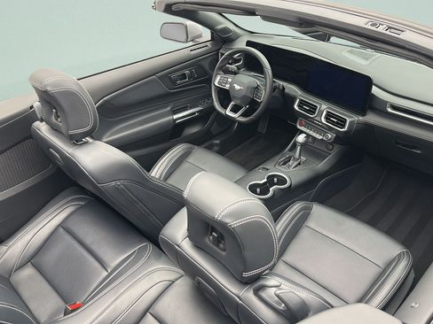 Used 2025 Ford Mustang Premium RWD image 13
