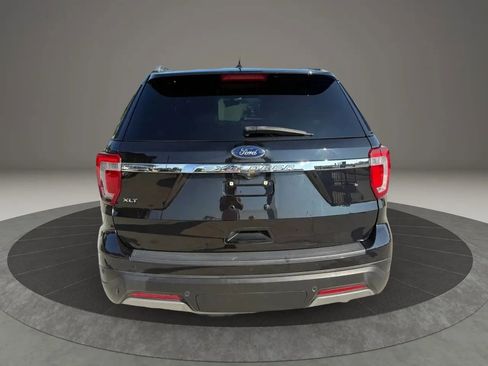 Used 2019 Ford Explorer XLT w/ Equipment Group 202A FWD image 5