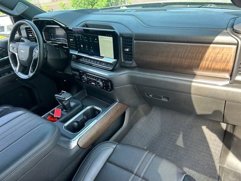 Used 2023 Chevrolet Silverado 1500 High Country w/ High Country Premium Package AWD/4WD image 35
