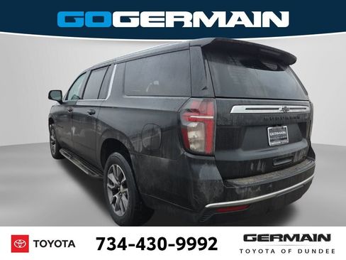 Used 2022 Chevrolet Suburban LT w/ LT Signature Package image 10