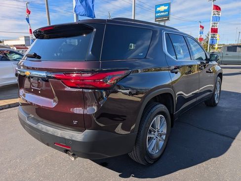Used 2023 Chevrolet Traverse LT image 5