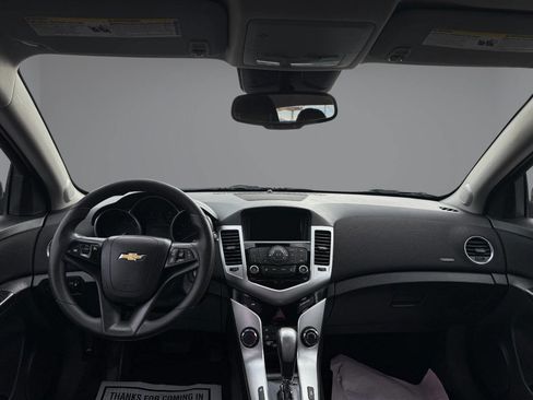 Used 2015 Chevrolet Cruze LT w/ Technology Package image 31