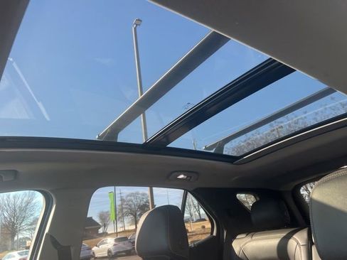 Used 2018 Chevrolet Equinox Premier image 14