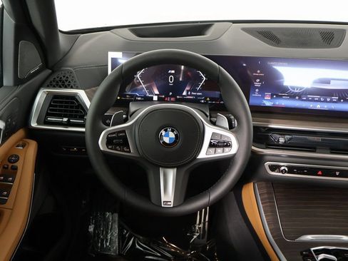 Used 2026 BMW X5 sDrive40i w/ M Sport Package RWD image 3