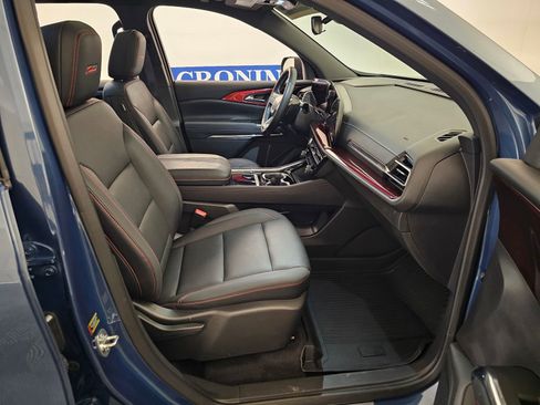 Used 2025 Chevrolet Traverse Z71 w/ Driver Confidence Package image 29