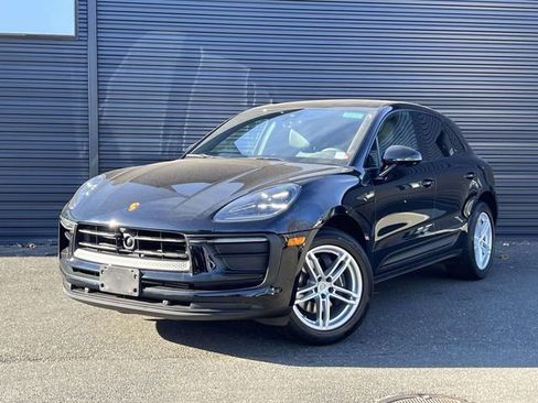 Certified 2023 Porsche Macan image 1