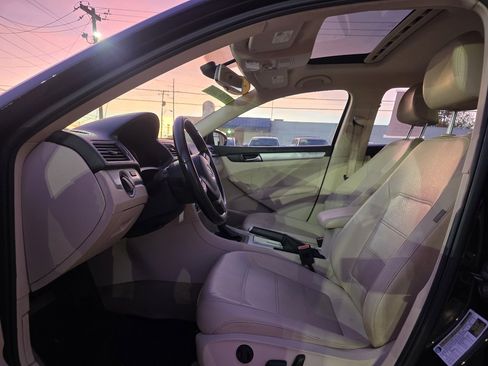 Used 2012 Volkswagen Passat 2.5 SE image 9