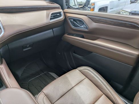 Used 2021 Chevrolet Tahoe High Country AWD/4WD image 17