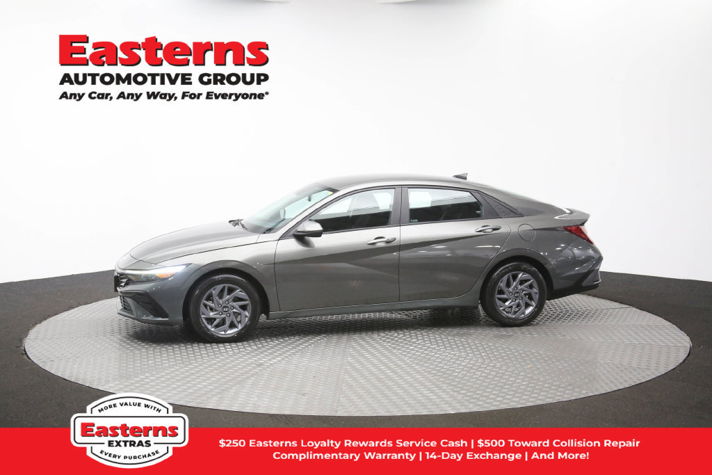 Used 2024 Hyundai Elantra SEL FWD image 58