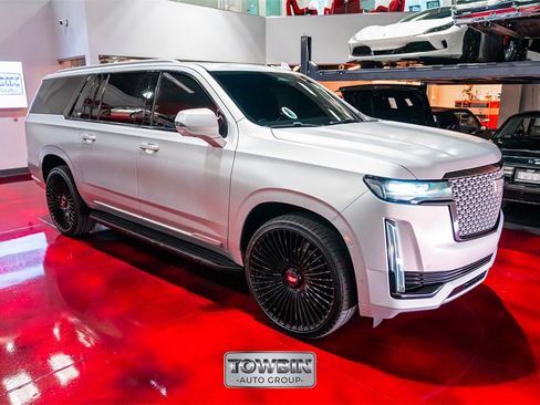 Used 2021 Cadillac Escalade ESV Premium Luxury image 3