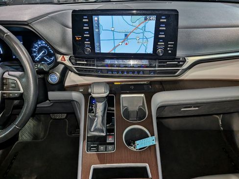 Used 2021 Toyota Sienna XLE w/ XLE Plus Package FWD image 37