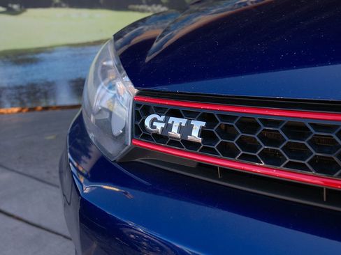 Used 2011 Volkswagen GTI 4-Door FWD image 47