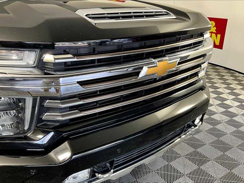 Used 2020 Chevrolet Silverado 2500 High Country w/ Technology Package image 27