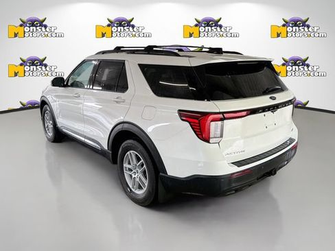 Used 2025 Ford Explorer Active AWD/4WD image 6