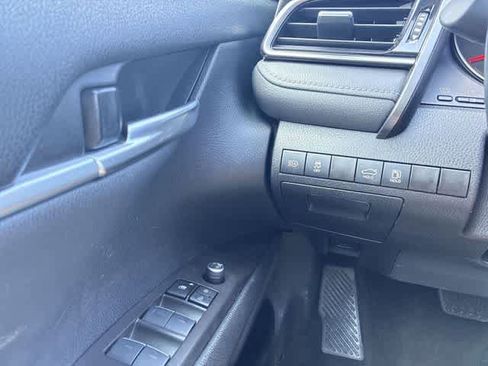 Used 2023 Toyota Camry XSE FWD image 38