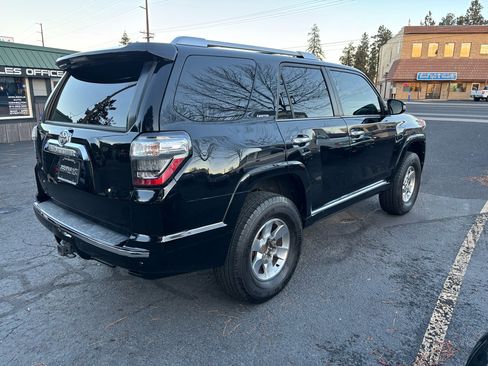 Used 2015 Toyota 4Runner SR5 image 5