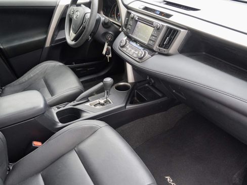 Used 2013 Toyota RAV4 XLE FWD image 10