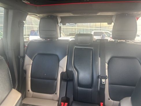 Used 2023 Ford Bronco Wildtrak image 22