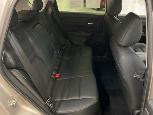 Used 2025 Nissan Rogue SL image 19