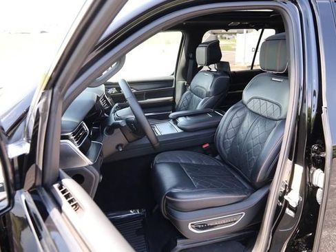 Used 2024 Jeep Grand Wagoneer L Series III w/ Rear Seat Video Group 1 AWD/4WD image 10
