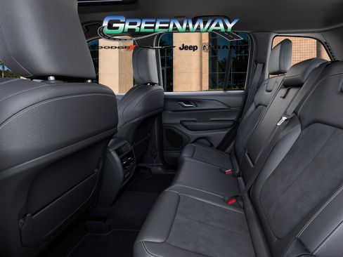New 2025 Jeep Grand Cherokee Altitude RWD image 23